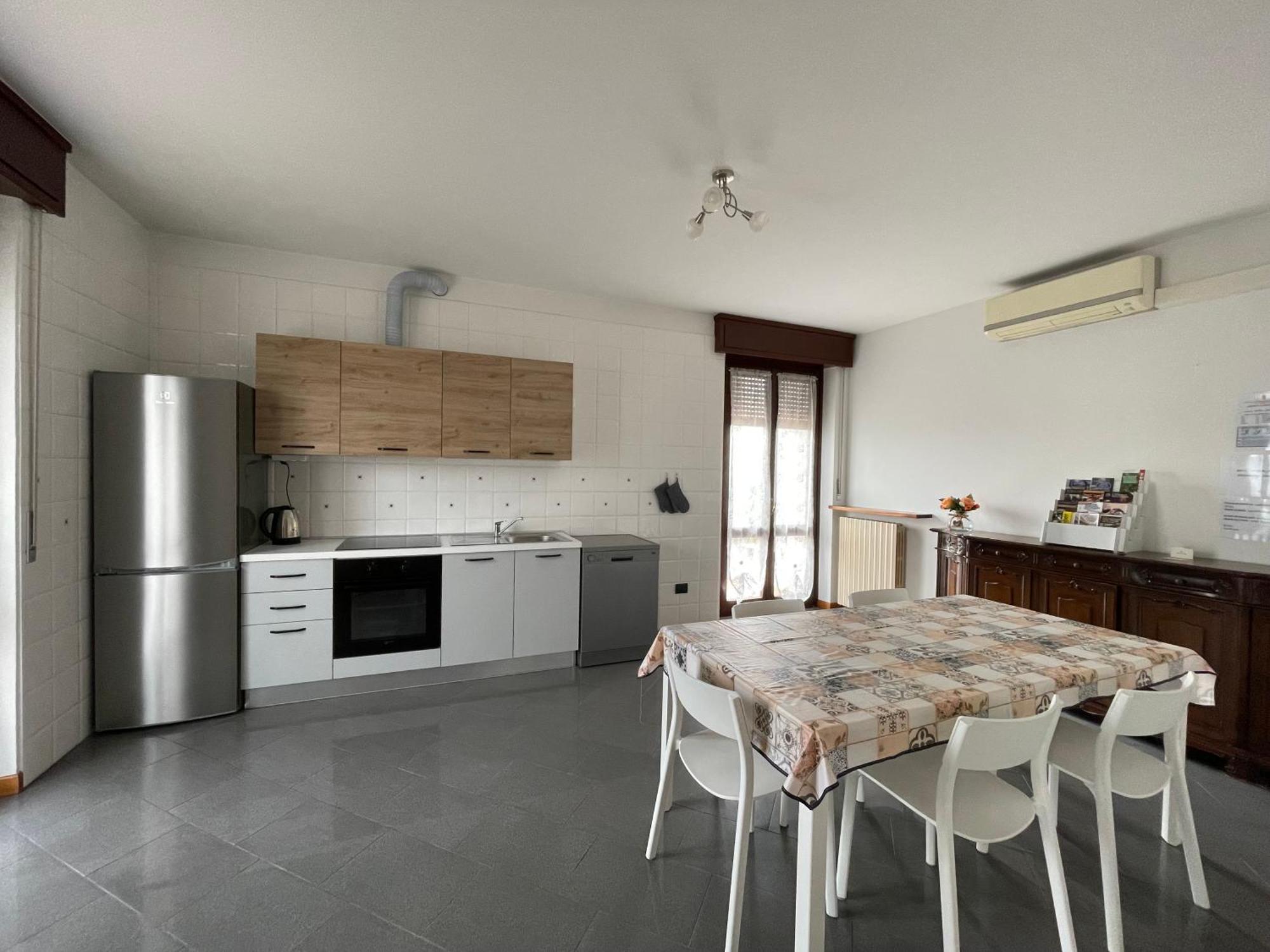 Casa Luigi - Appartamenti A Πεσκιέρα ντελ Γκάρντα Εξωτερικό φωτογραφία